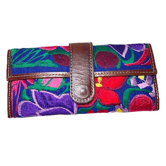 Handmade Handbags - Raised Floral Wallet Coin Clutch Purse Mexican Leather Handmade Artesanal